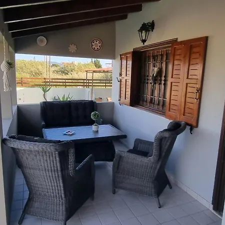 M&b Luxury House Vakantiehuis Theológos