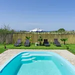 M&b Luxury House